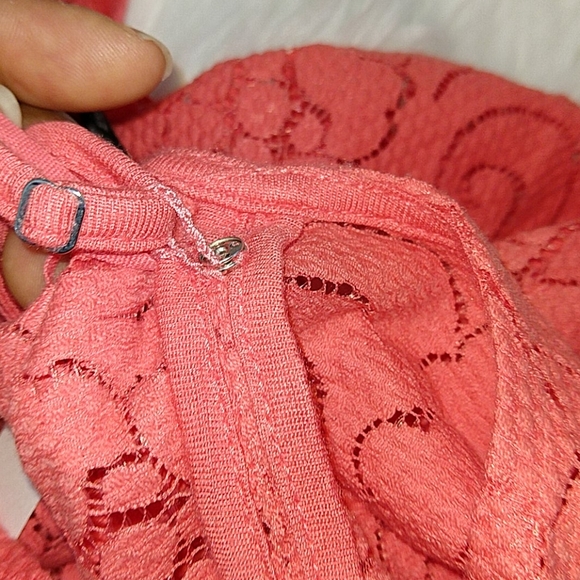 Banana Republic Coral Lace Flutter Sleeve Top - Picture 6 of 10